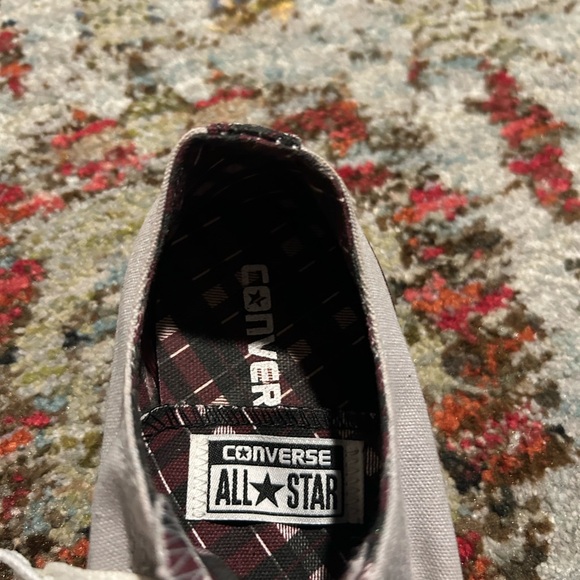 Converse All Star Woman’s Size 9 Grey and Maroon Low Top Sneakers Y2K plaid - Picture 9 of 10